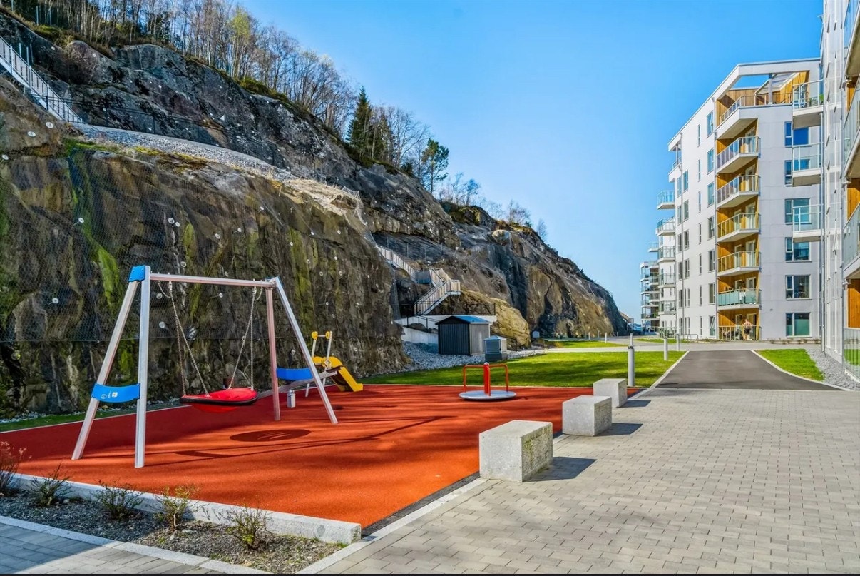 Fellesområde tilbyr også hyggelige uteområder for barna. Galleribilde