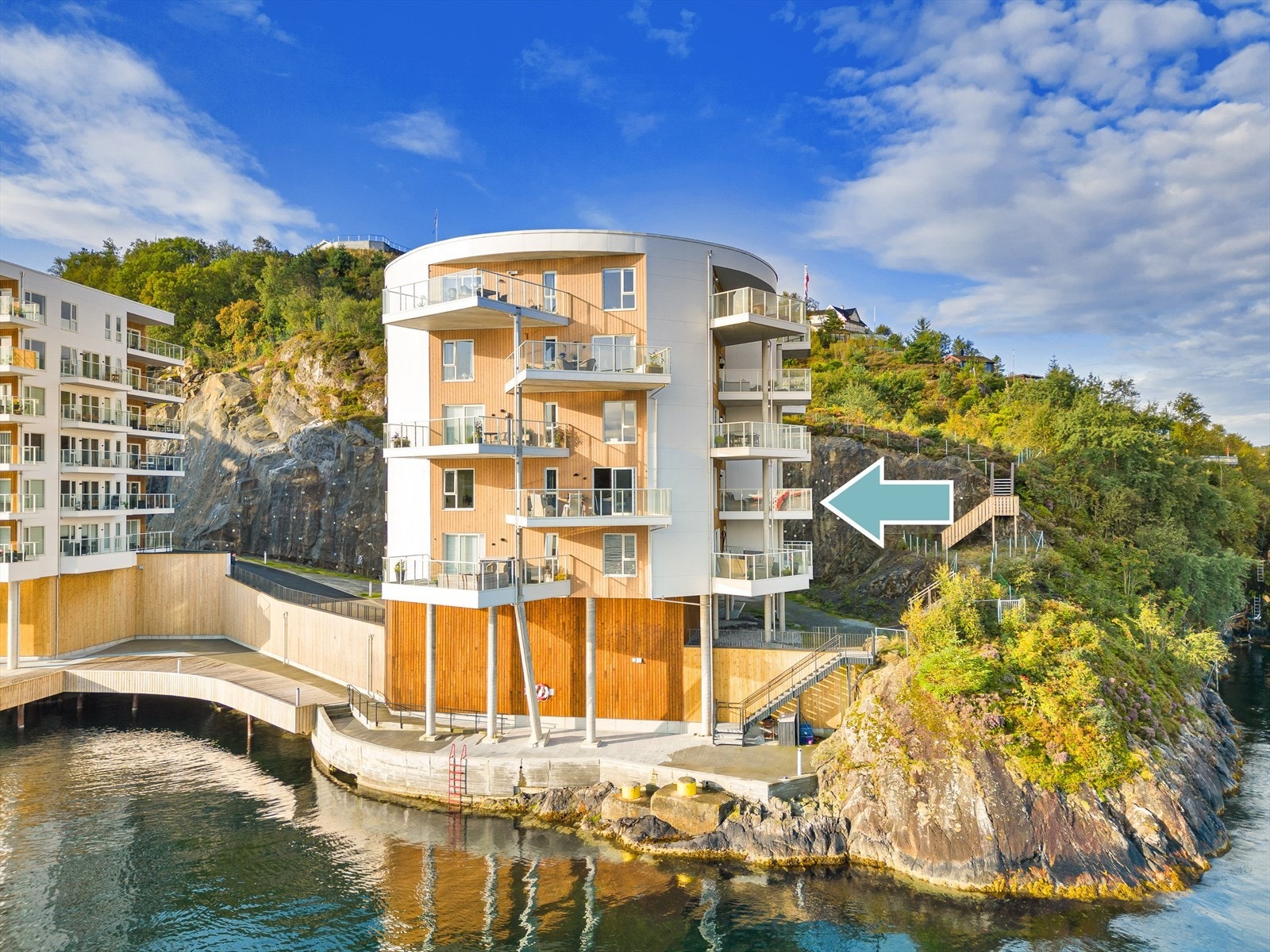 Velkommen til Breivikdalen 69- Presentert av Eiendomsmegler Andreas Ekerhovd, DNB Eiendom. Galleribilde