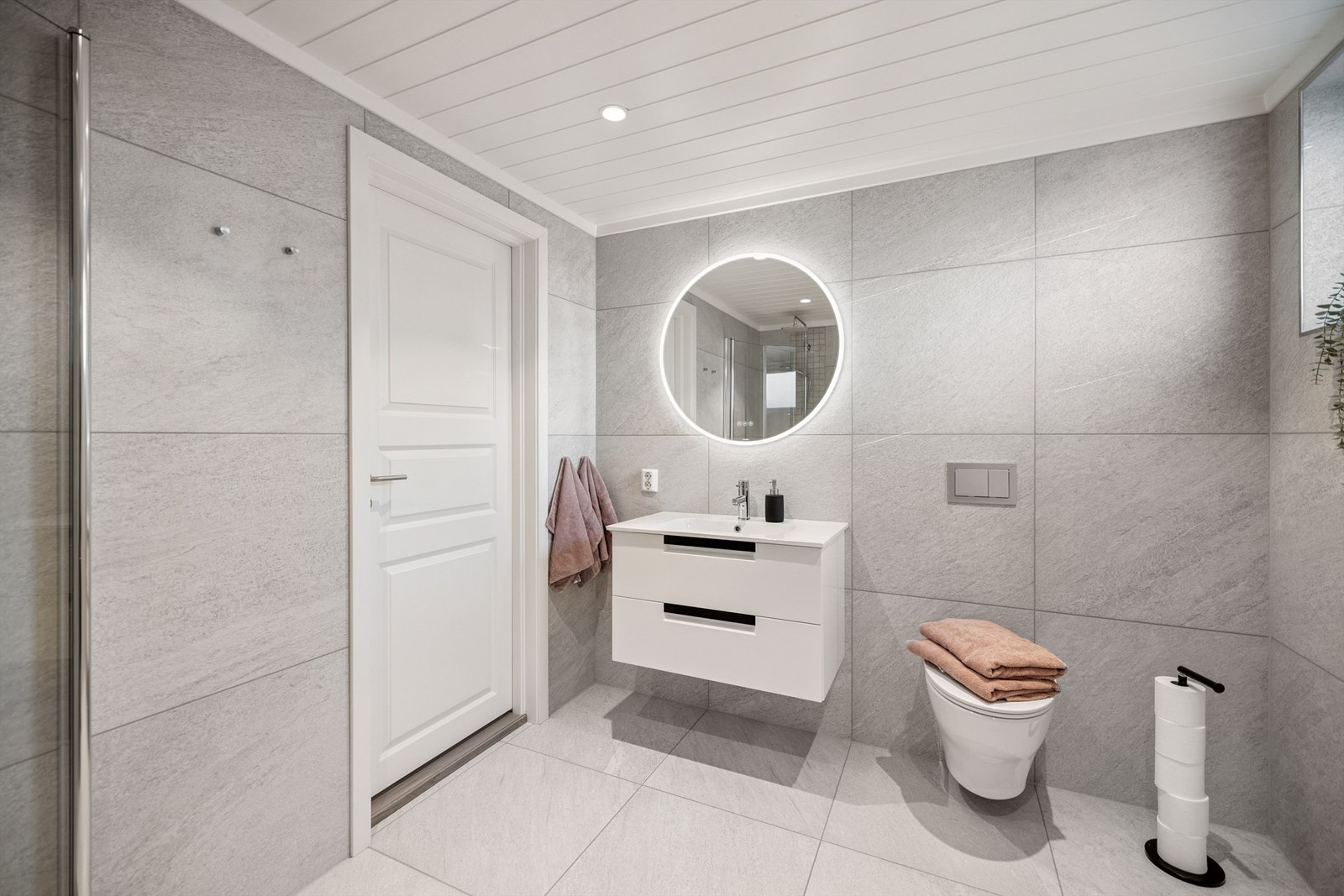 Bad i kjeller. Galleribilde