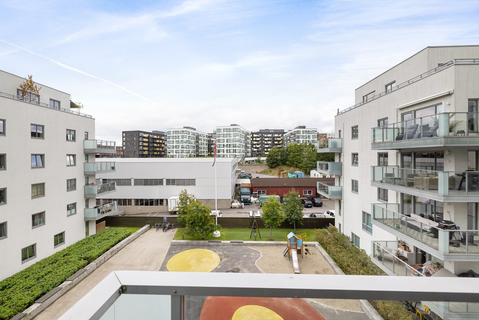 På balkongen er det plass til utemøblement og beplanting. Galleribilde