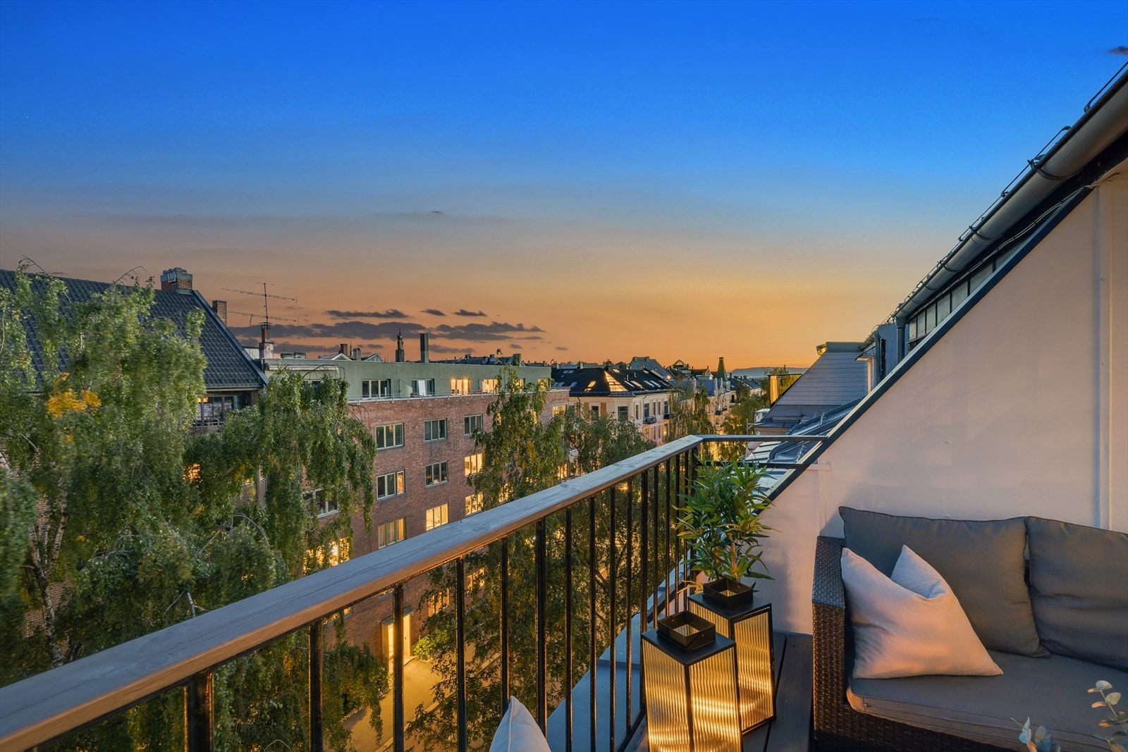 Leiligheten ligger i en rolig og enveiskjørt gate. Galleribilde