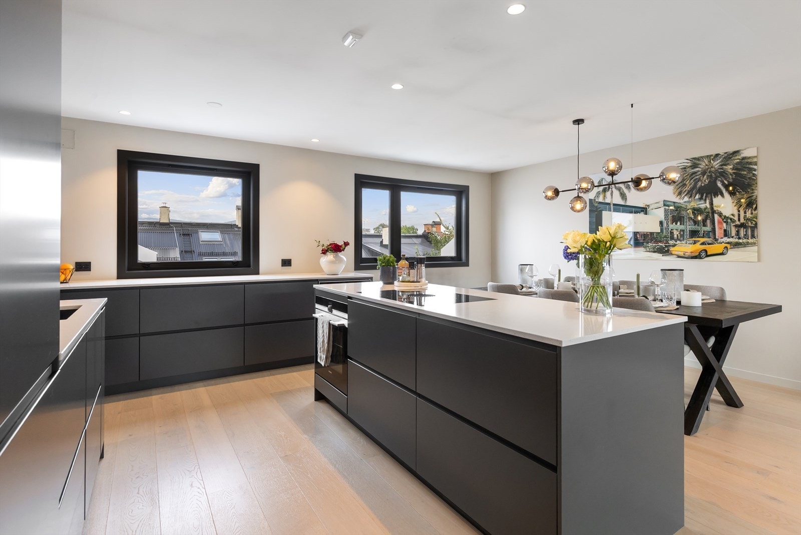 Plejd smartbelysning i leiligheten, slik at man kan kontrollere belysningen via app/mobiltelefon Galleribilde