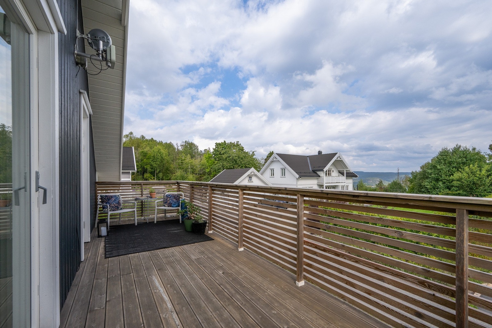 Boligen har 2 balkonger, en vendt mot øst og en mot sør. Galleribilde