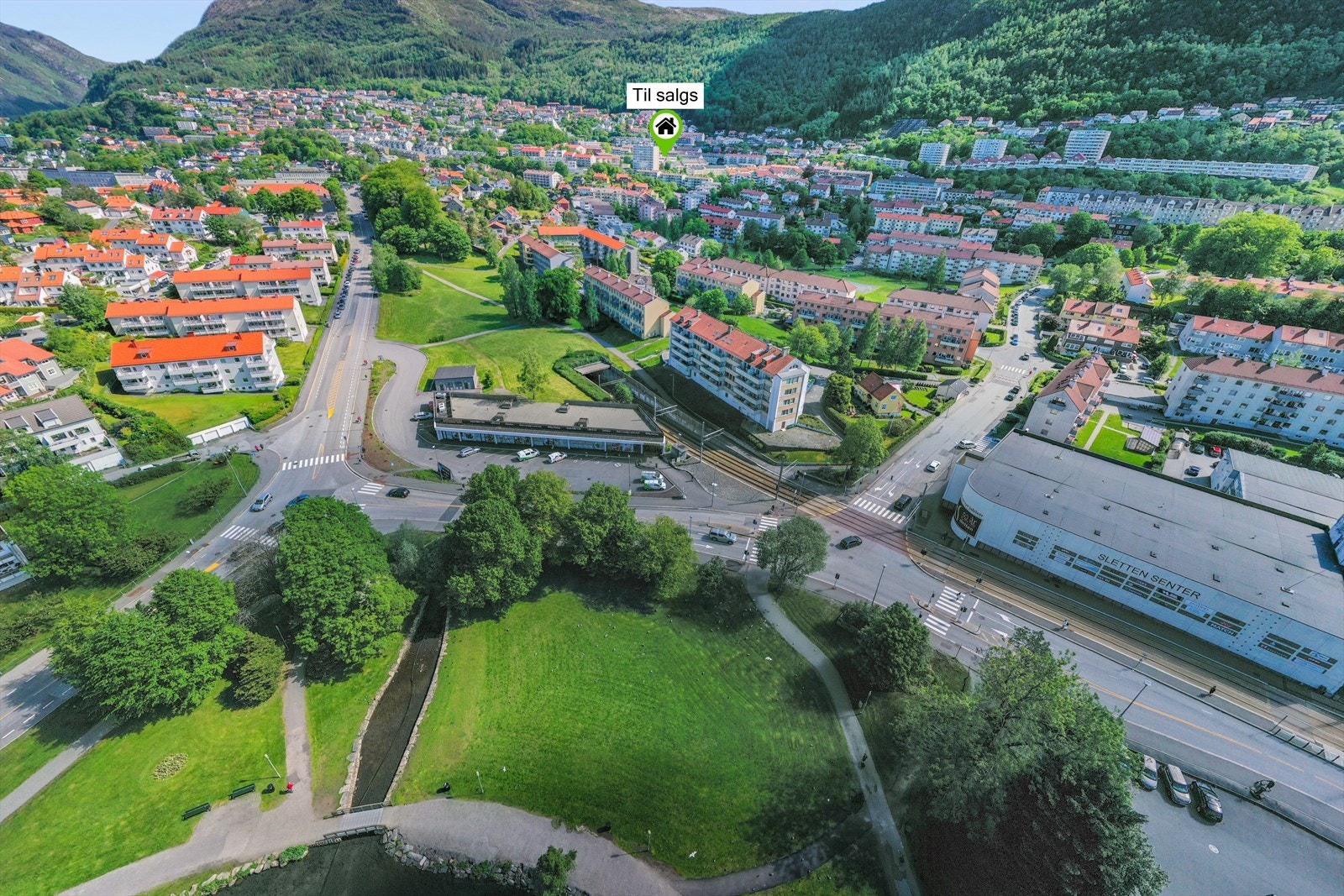 Det er gangavstand fra leiligheten til Sletten senter. Her er også bybanestopp. Galleribilde