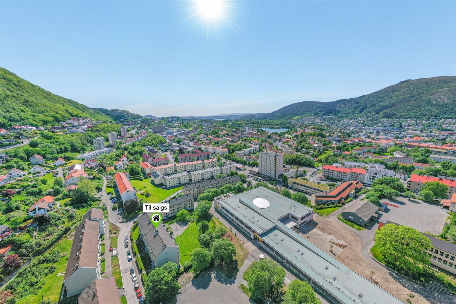 Perfekt beliggenhet sentralt på Landås. Tilbaketrukket og skjermet fra hovedvei. Galleribilde