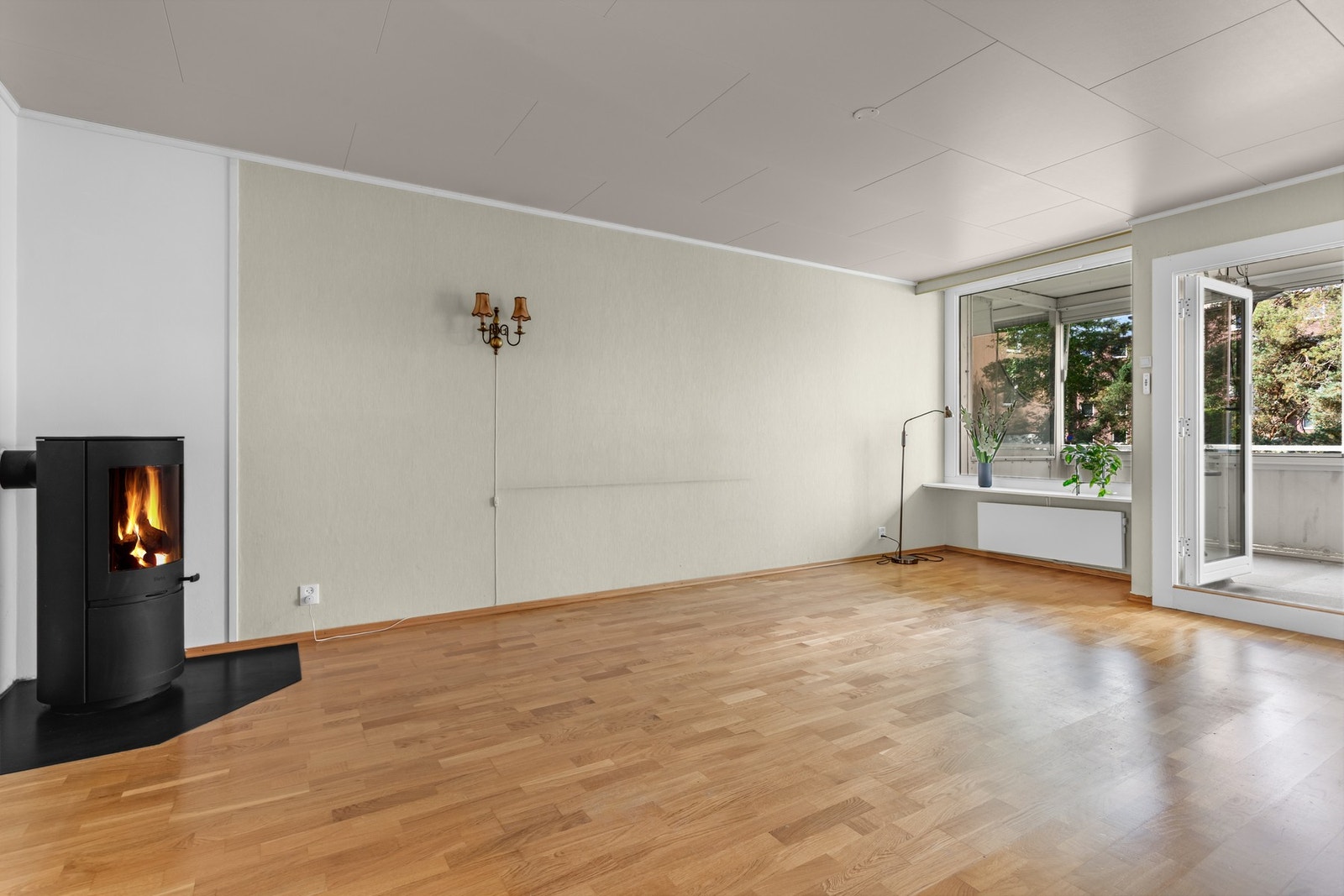 Hjemmelshaver har bodd i leiligheten siden den sto ny, for straks 65 år siden. Leiligheten har noe oppussingsbehov, men et stort potensial. Galleribilde