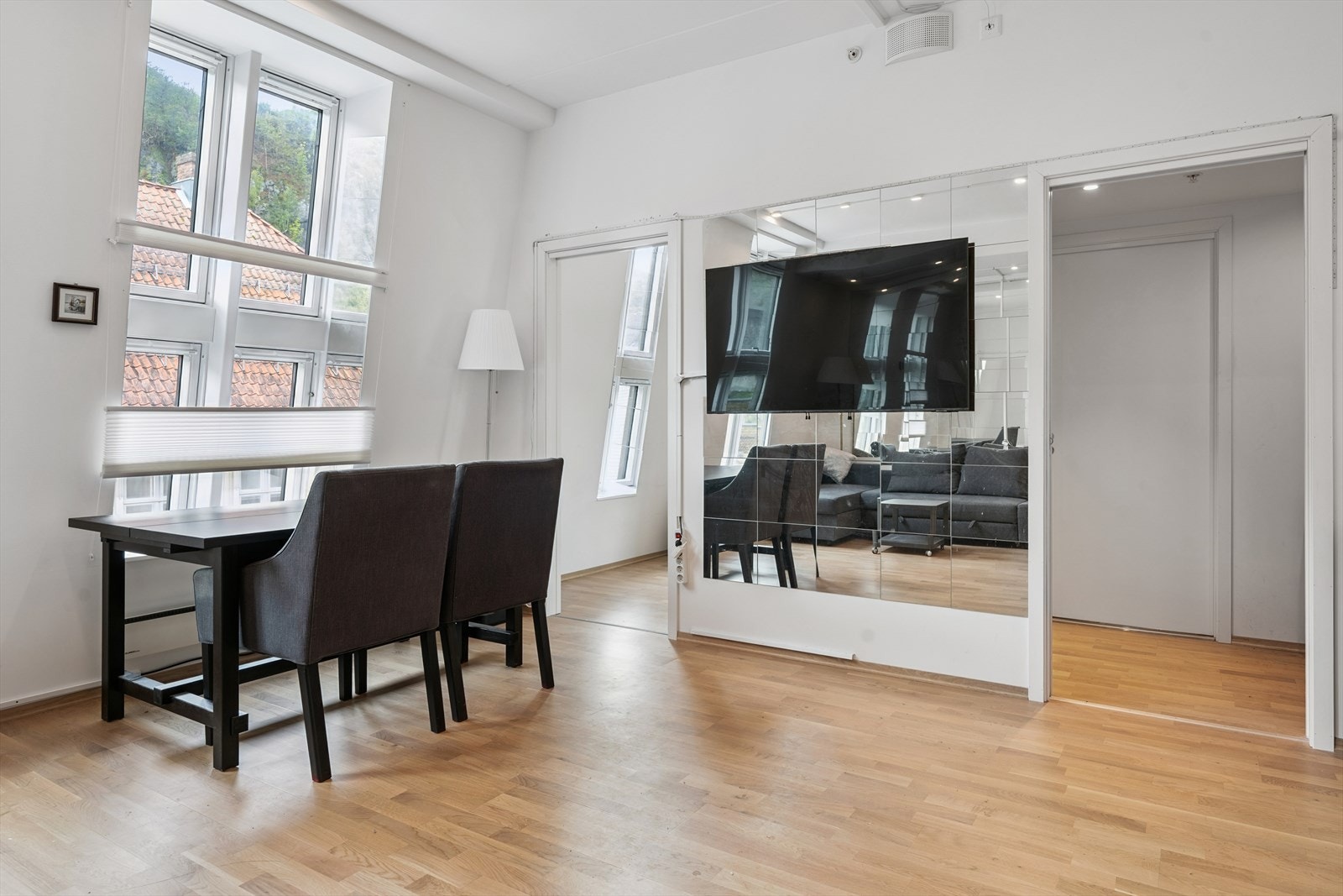 Luftig planløsning med god takhøyde Galleribilde