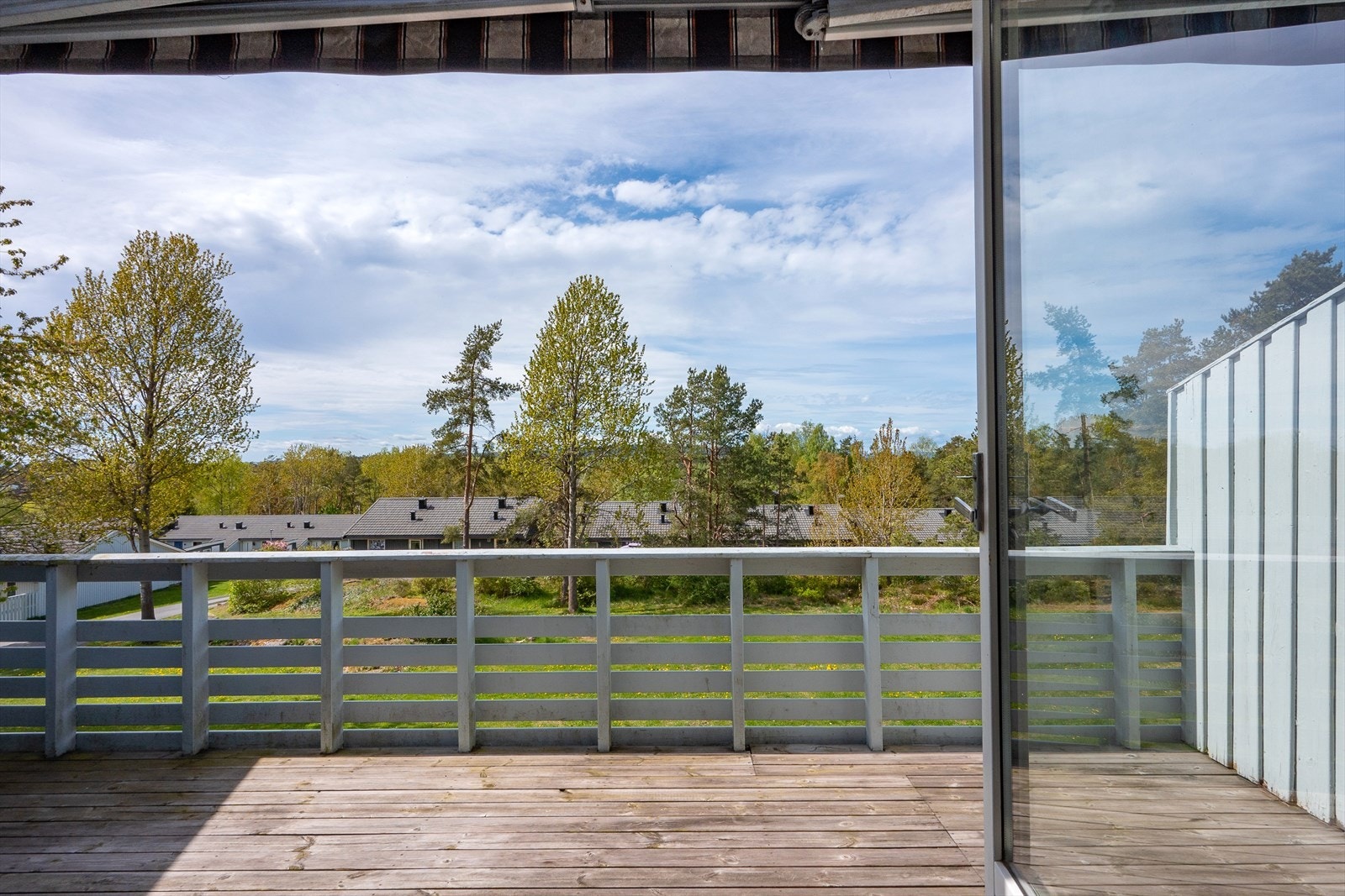 Velkommen ut til verandaen og det fine utsynet! Galleribilde