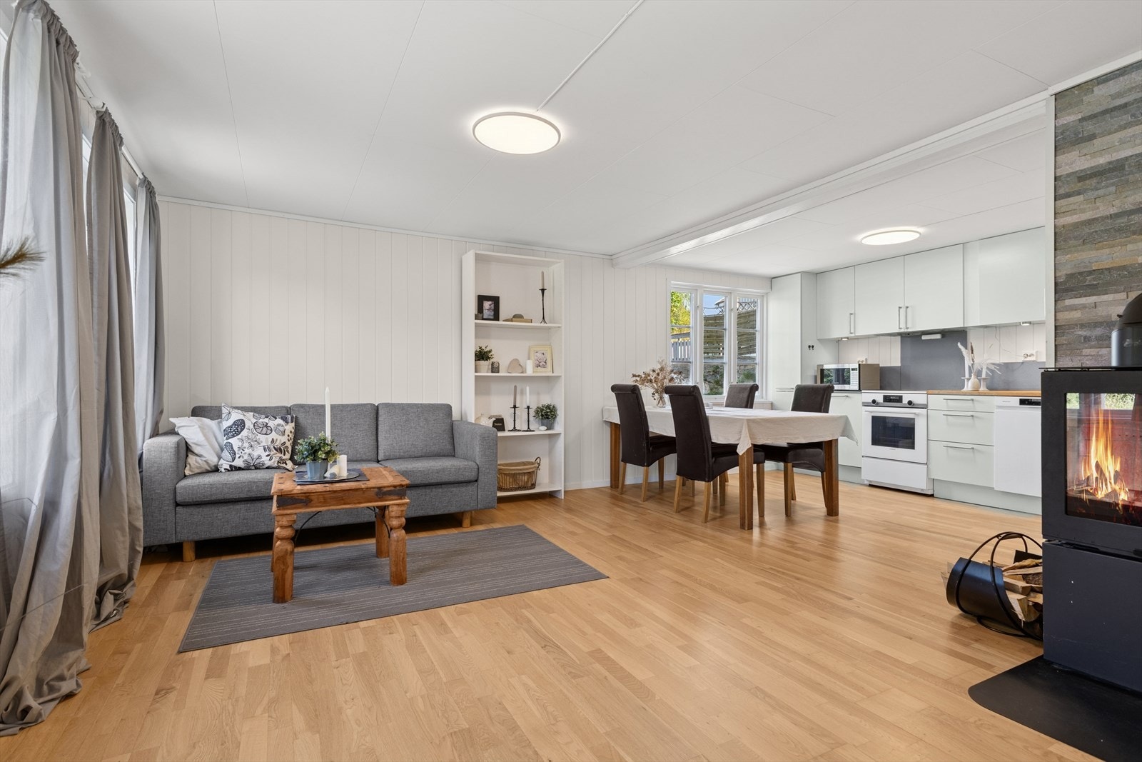 Spisestue - Familiens samlingspunkt, her nytes gode måltider. Galleribilde