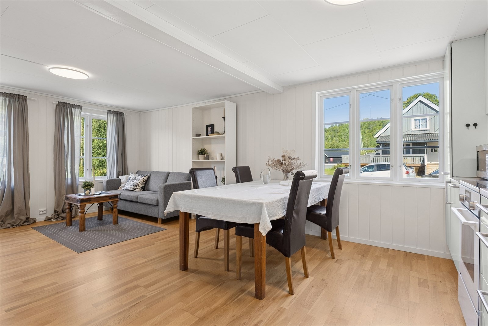 Åpen stue- og kjøkkenløsning, dette gir en god romfølelse. Galleribilde