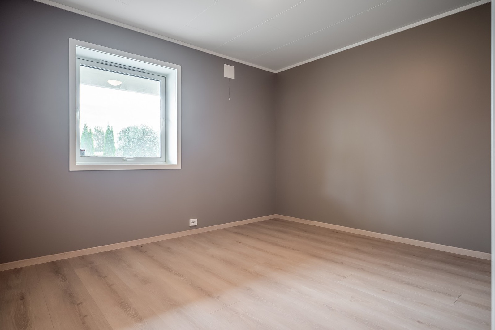 2 soverom på hhv 11,1 og 7,5 kvm, har moderne fargevalg som gir et lyst og trivelig inntrykk. Galleribilde