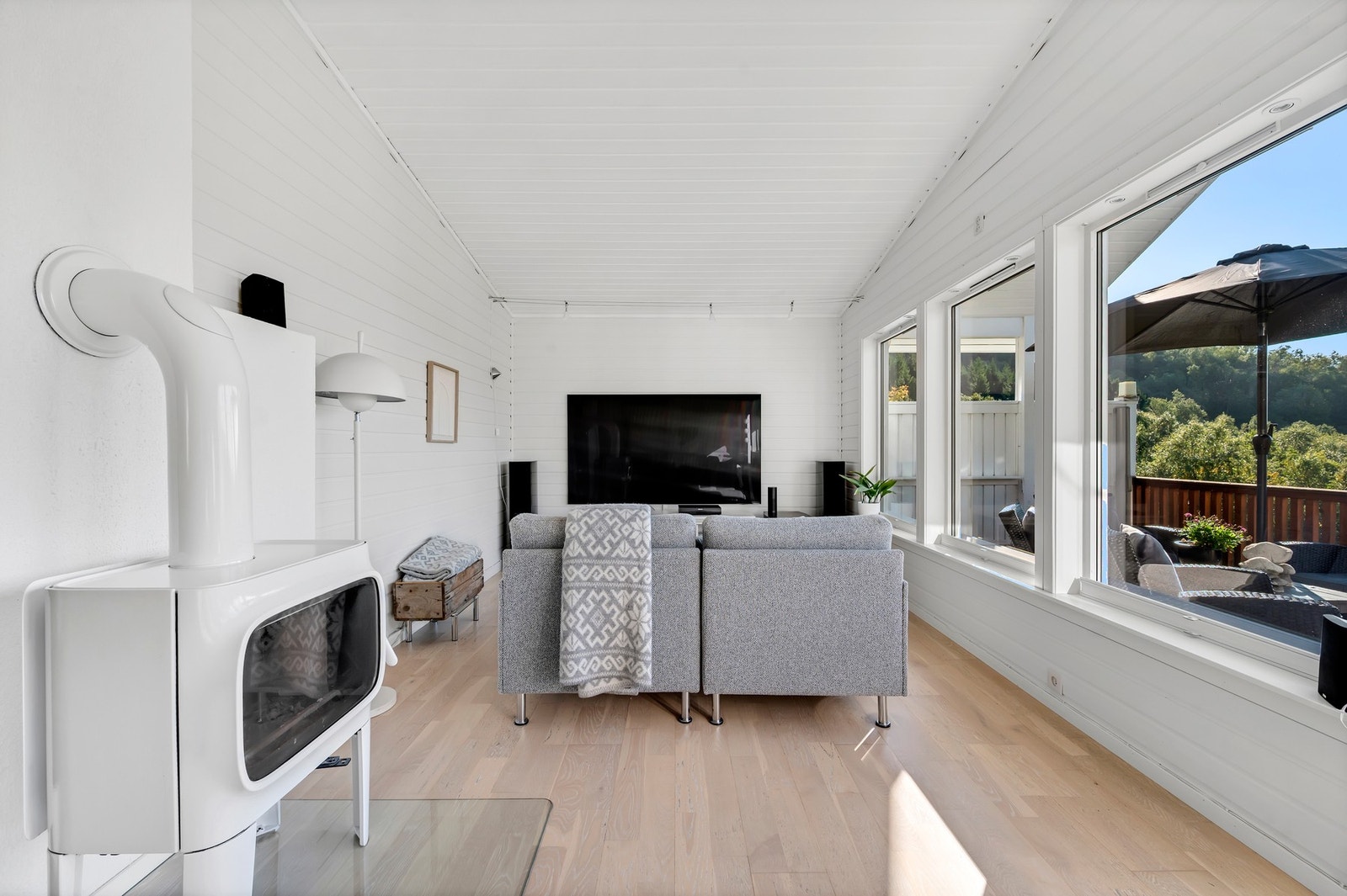 Vedfyring som oppvarmingskilde bidrar til å holde strømkostnadene nede. Galleribilde