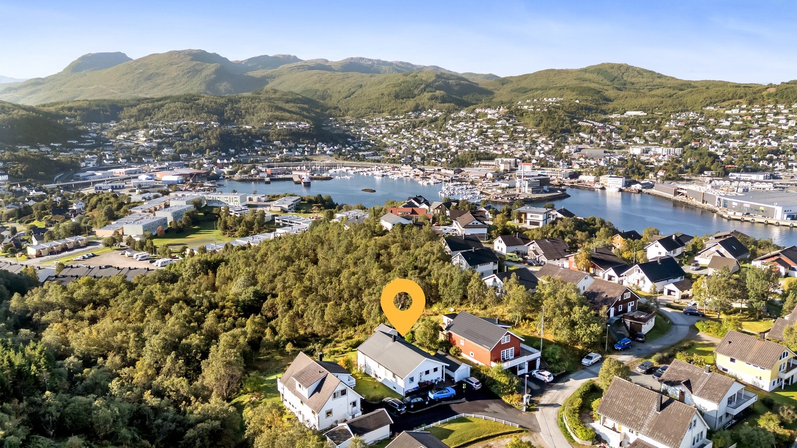 EiendomsMegler1 v/Christer Aabø har gleden av å presentere Glugghaugen 22 A!
Foto: H5 Property Galleribilde