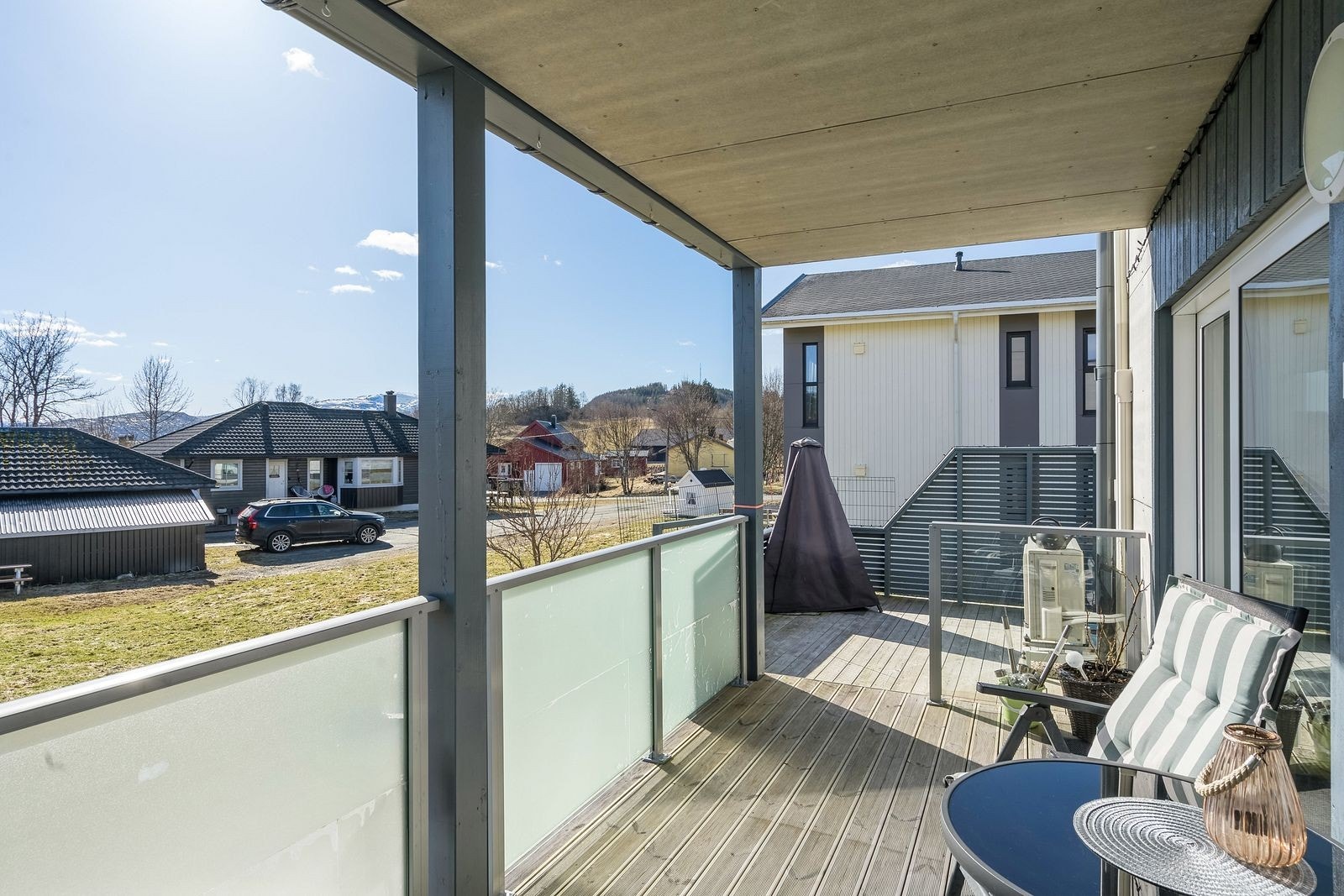 Sjarmerende ca.12 kvm terrasse som nyter godt av rikelig solskinn. Galleribilde