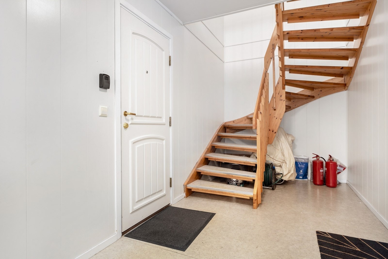 Velstelt felles inngang til leilighetene. Galleribilde