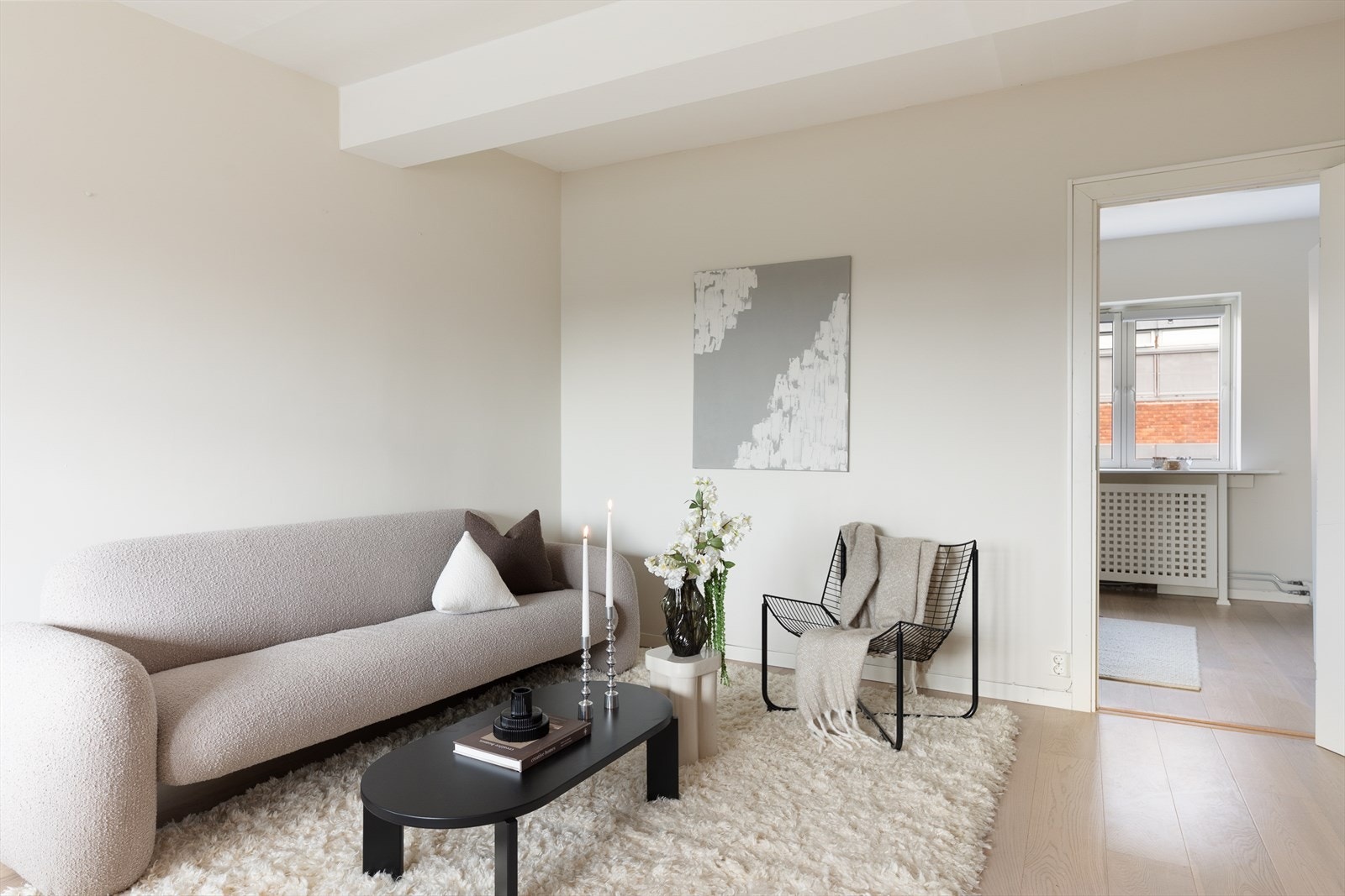 I stuen er det god plass til sofagruppe, bord og TV-benk. Galleribilde