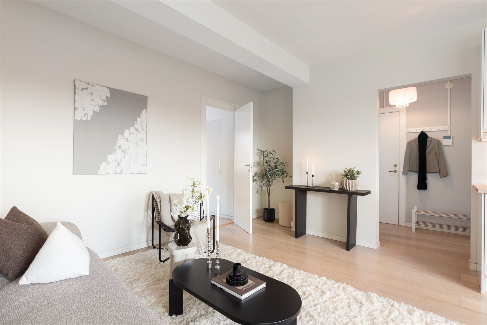 Det sosiale rommet er et naturlig bindeledd mellom øvrige rom i boligen. Galleribilde