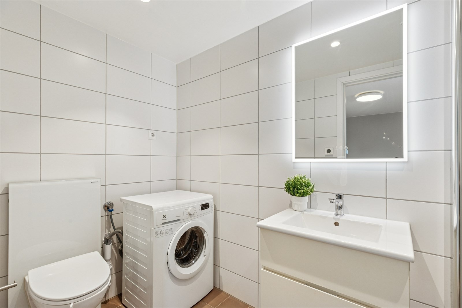 Badet er pent og praktisk innredet. Galleribilde