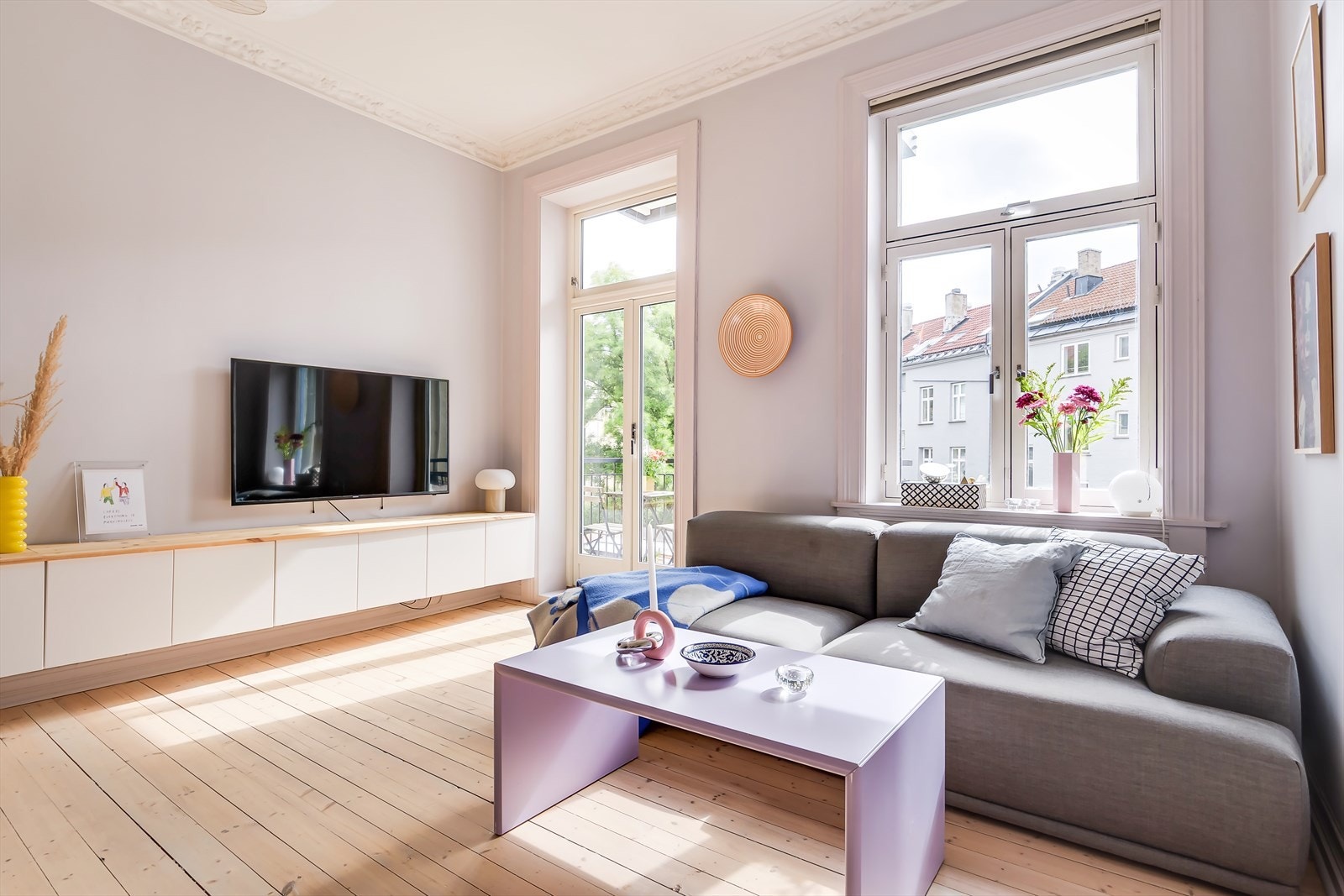 Her får du en god planløsning med luftige rom og fantastisk takhøyde på over 3 meter. Galleribilde
