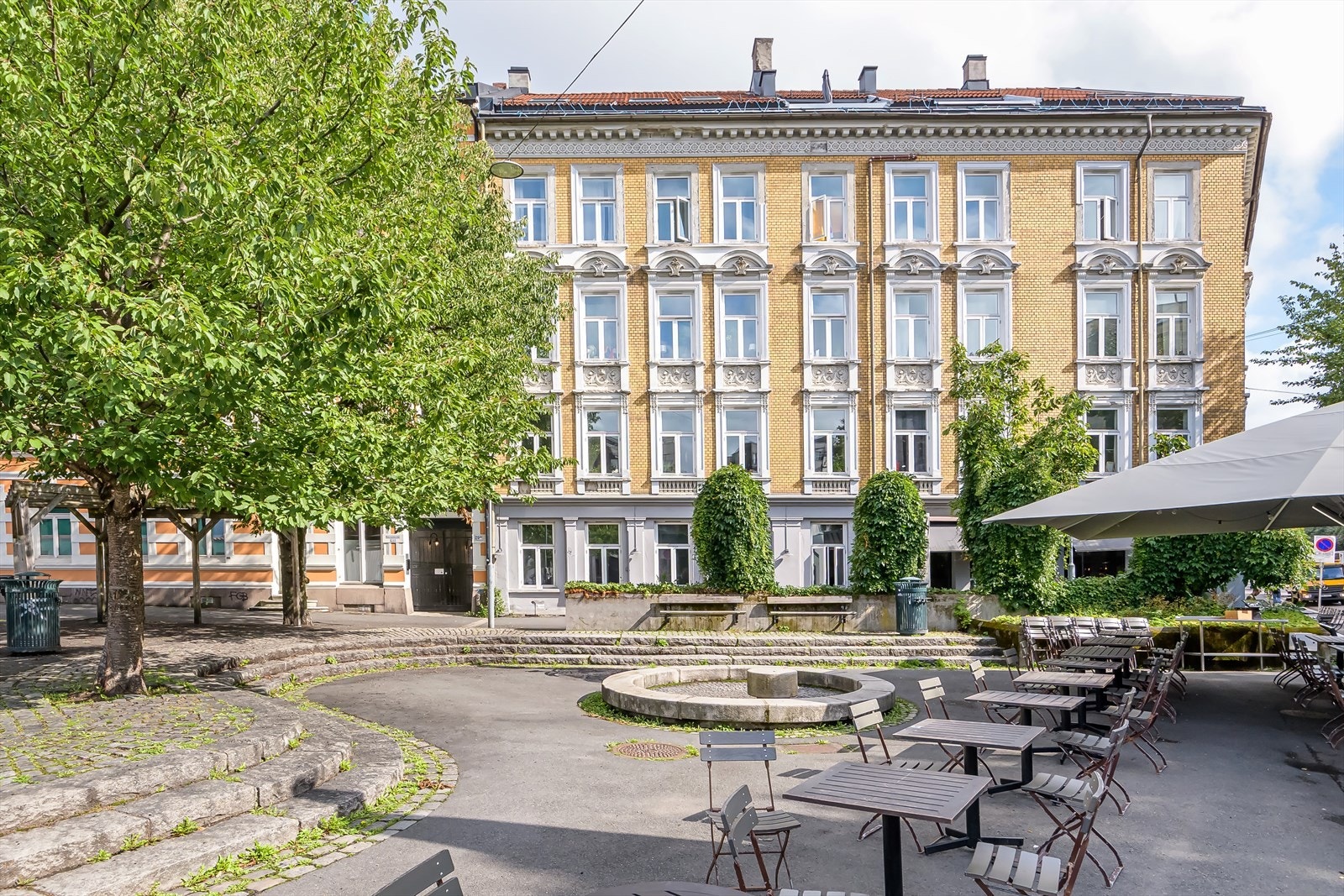 Leiligheten har fantastisk beliggenhet på Torshov - sentralt, men likevel rolig og tilbaketrukket. Galleribilde