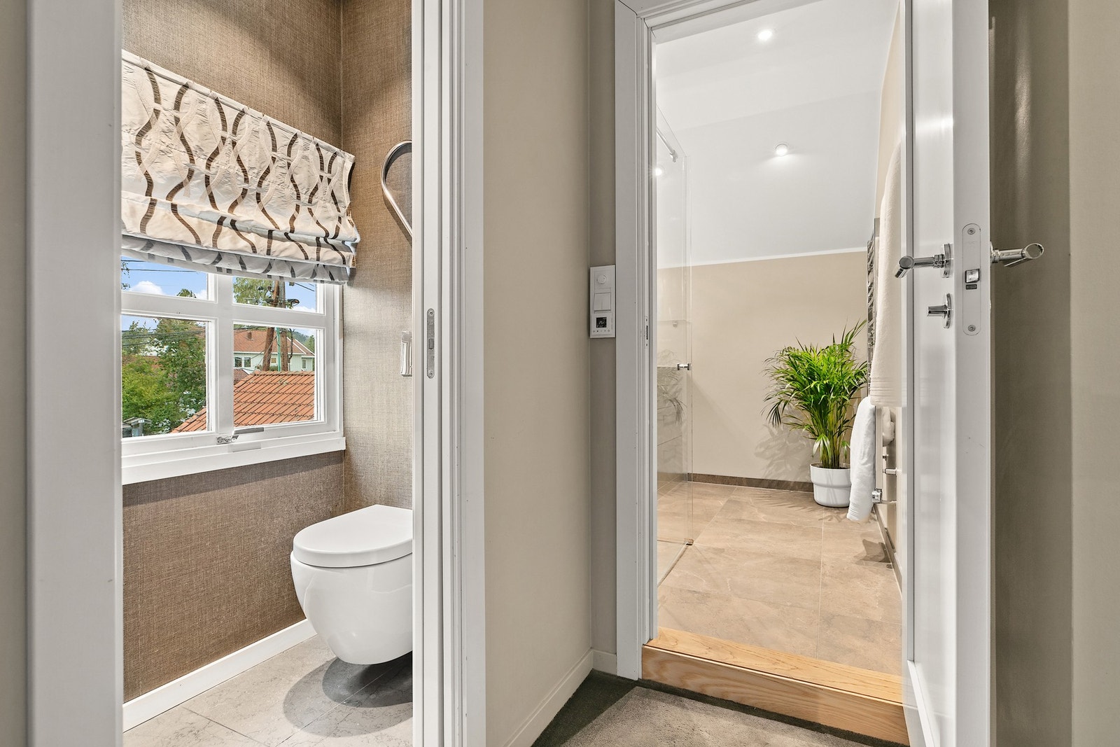 Separat toalett Galleribilde