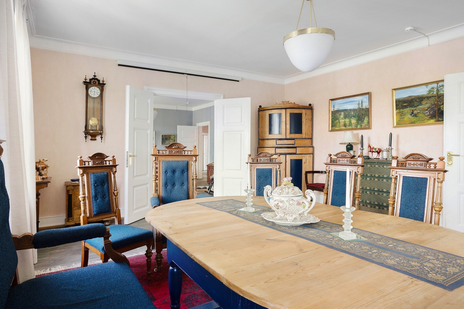 Hovedstuen i første etasje. Galleribilde