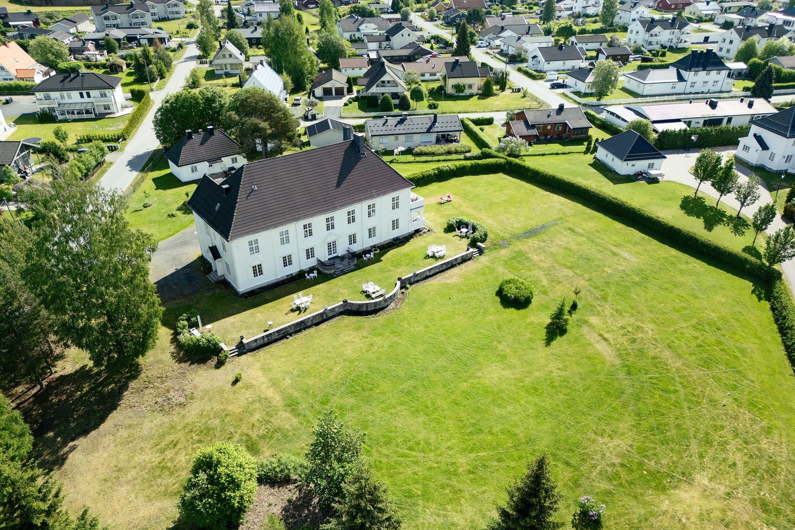 Byggingen av Generalgården startet i juni 1916 og ble fullført nøyaktig ett år senere. Galleribilde