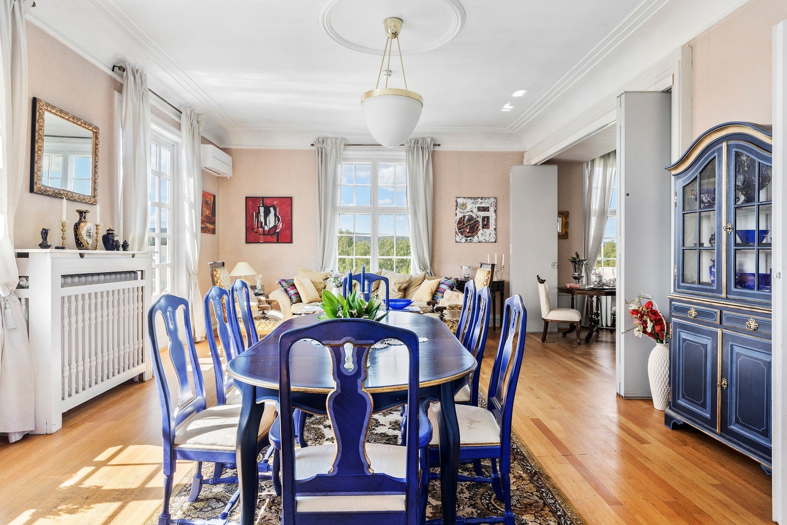 Spisestuen i andre etasje. Galleribilde