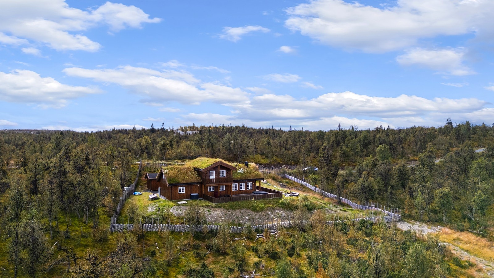 Skigarden som er satt opp rammer området fint inn, og er veldig praktisk om man har dyr Galleribilde