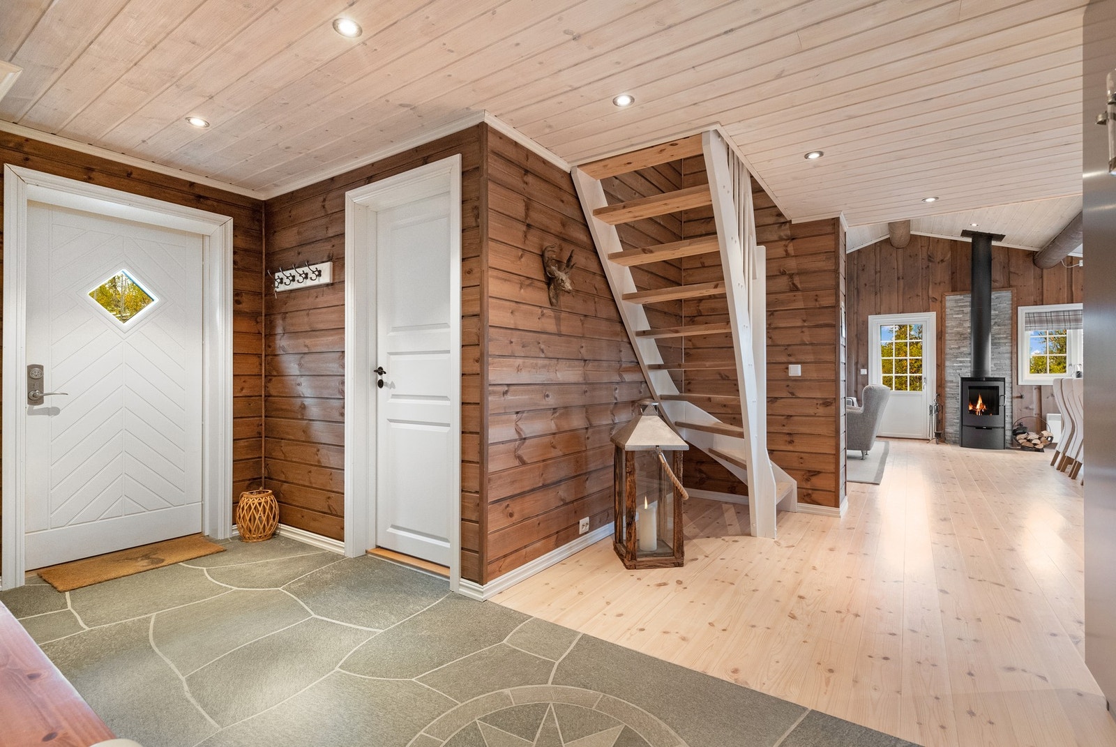 Trapp opp til andre etasje fra gangen Galleribilde