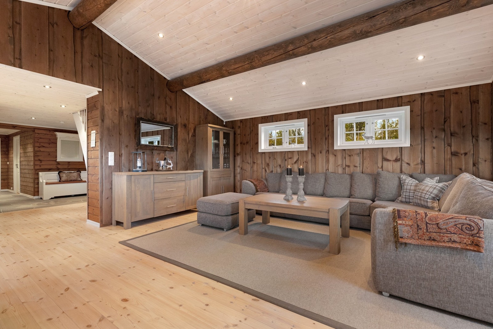 Raustet himling med synlige tømmeråser Galleribilde