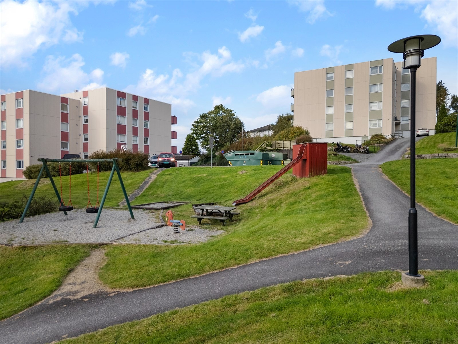 Lekeplass ved blokken Galleribilde