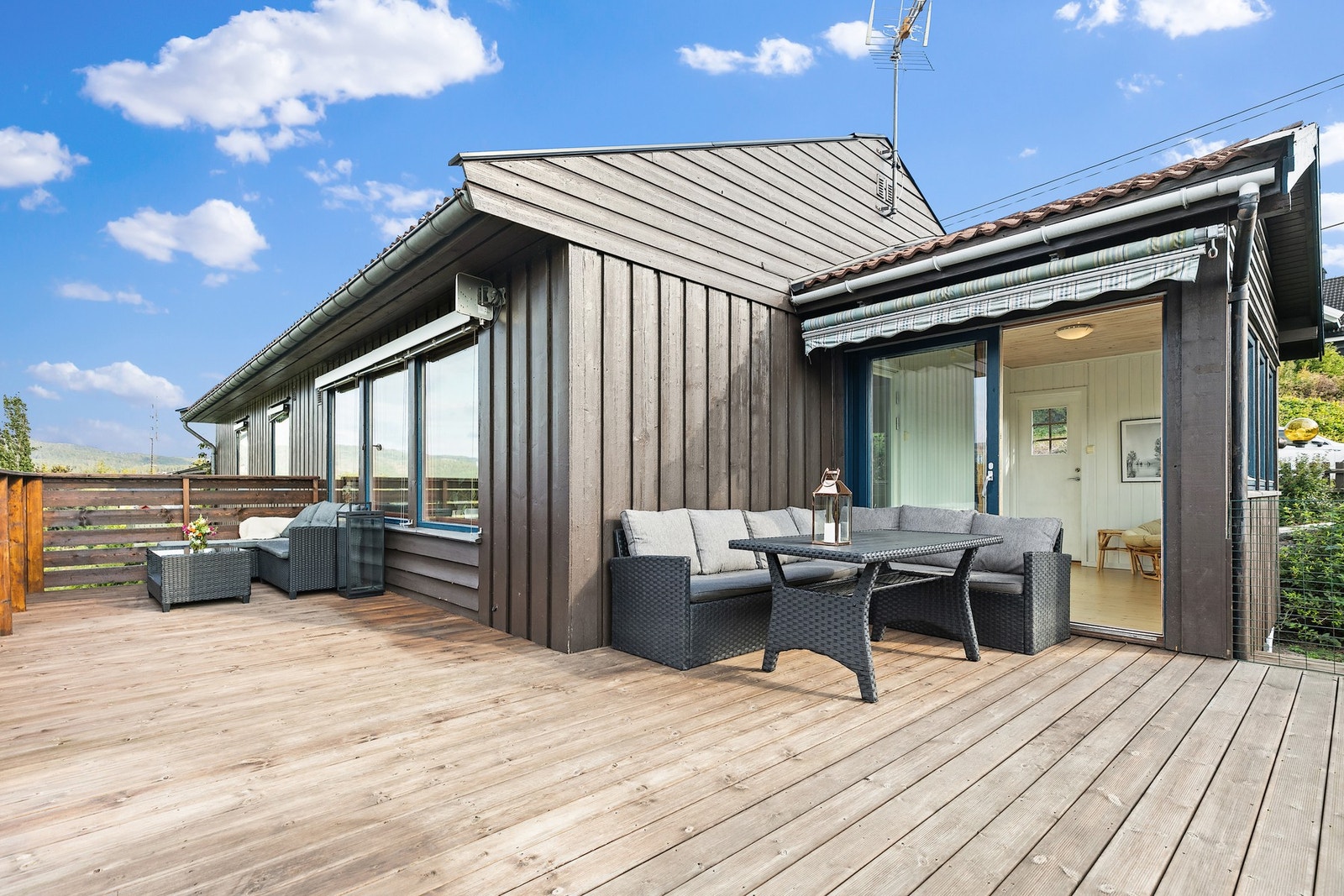 En innholdsrik enebolig beliggende i et populært og familievennlig område. Galleribilde