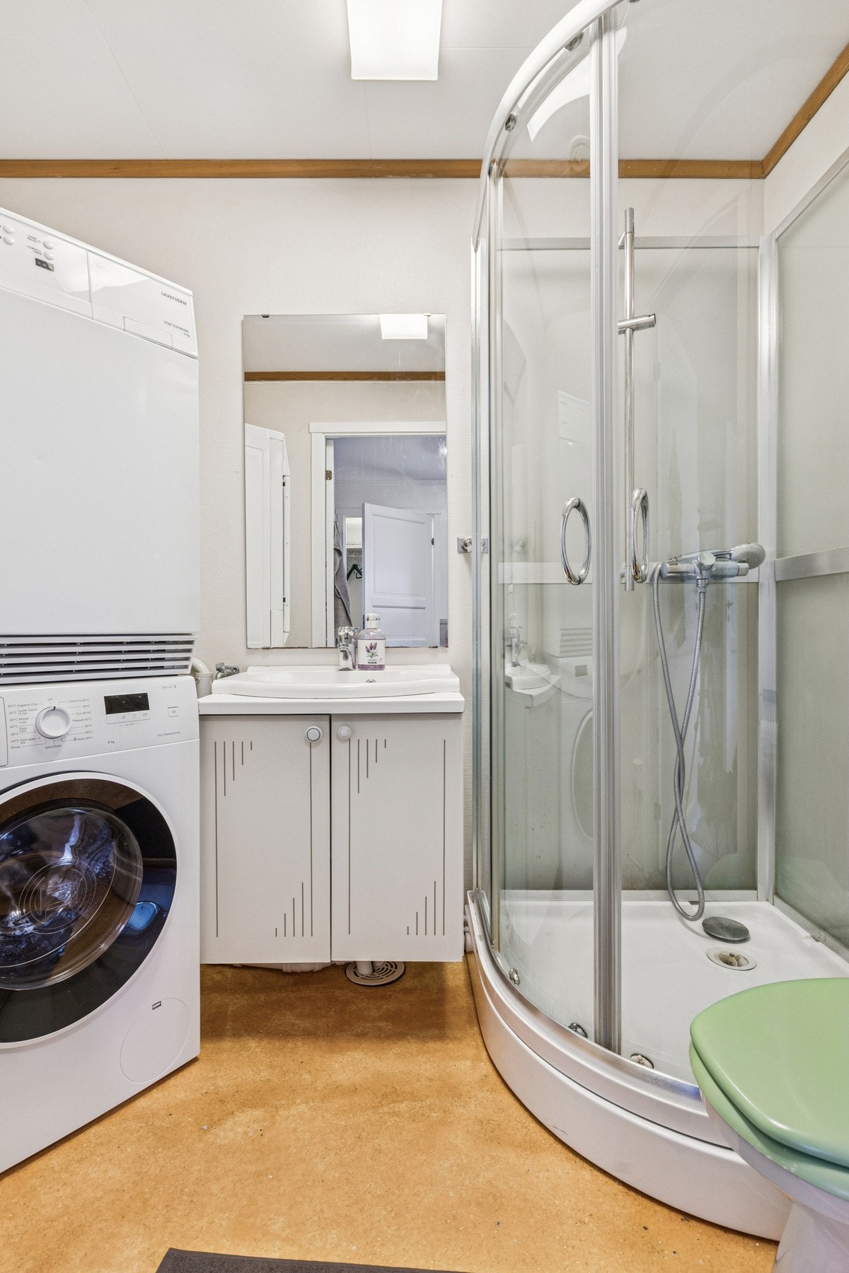 Bad 1 i 1. etasje. Galleribilde