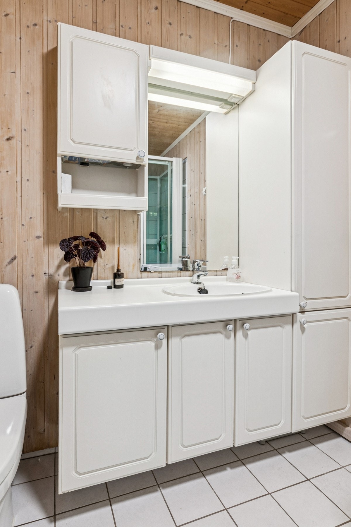 Bad i underetasje. Galleribilde