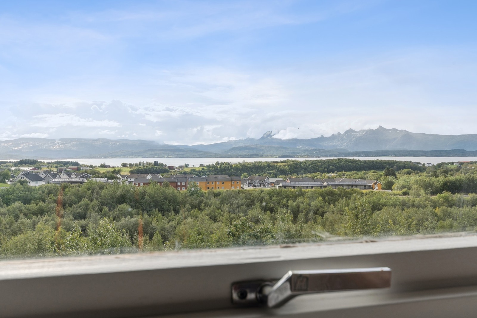 Lekker utsikt mot Børvasstindan. Galleribilde