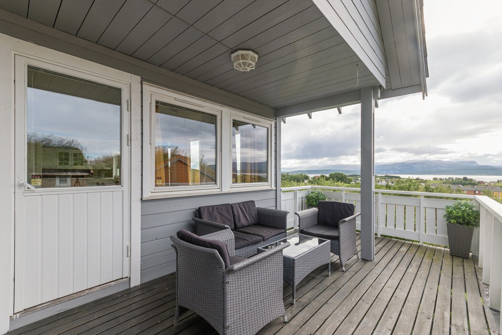 God plass til sittegruppe, hvor man kan nyte gode solforhold. Galleribilde