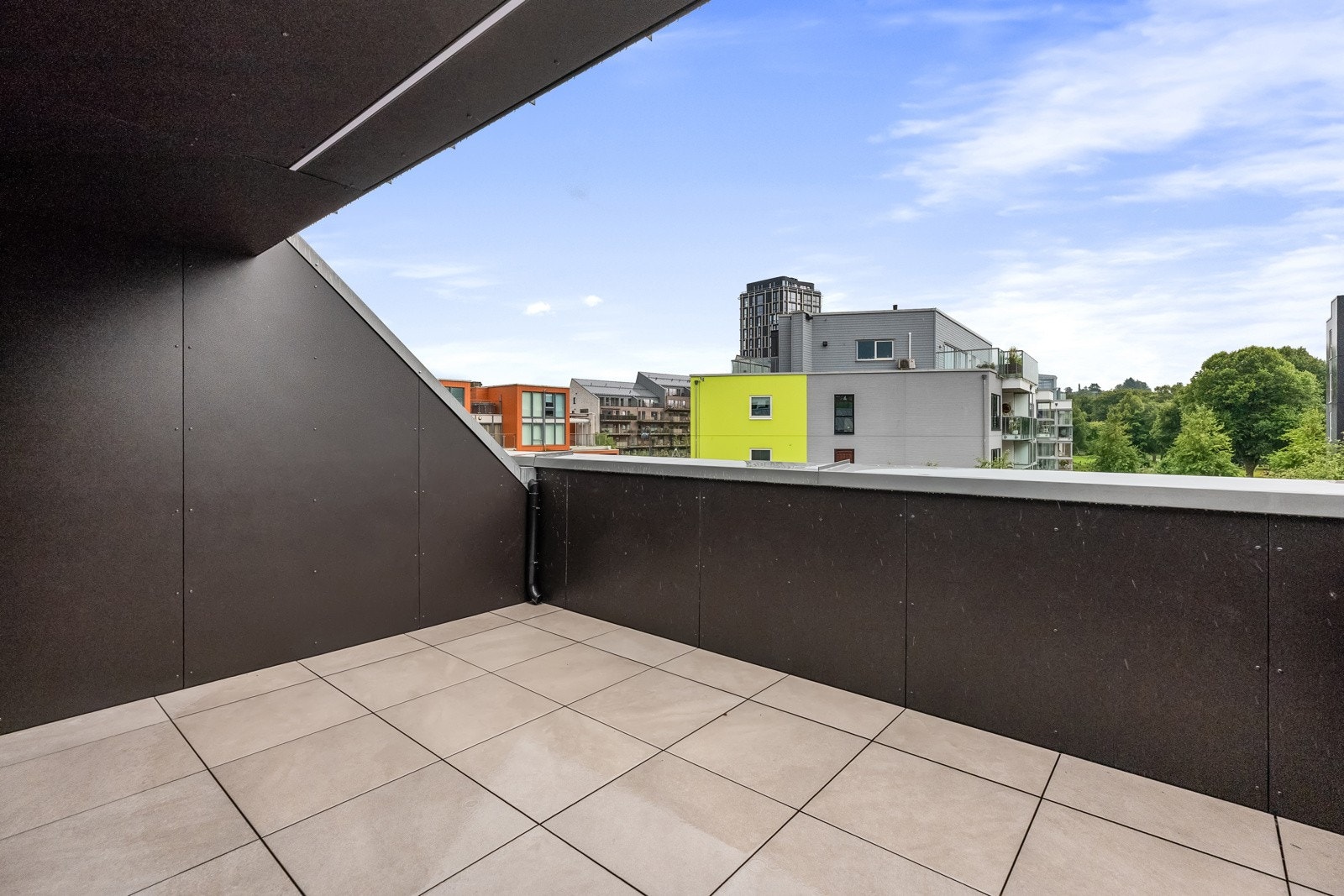 Takterrassen med sol fra tidlig formiddag til sene kvelden Galleribilde