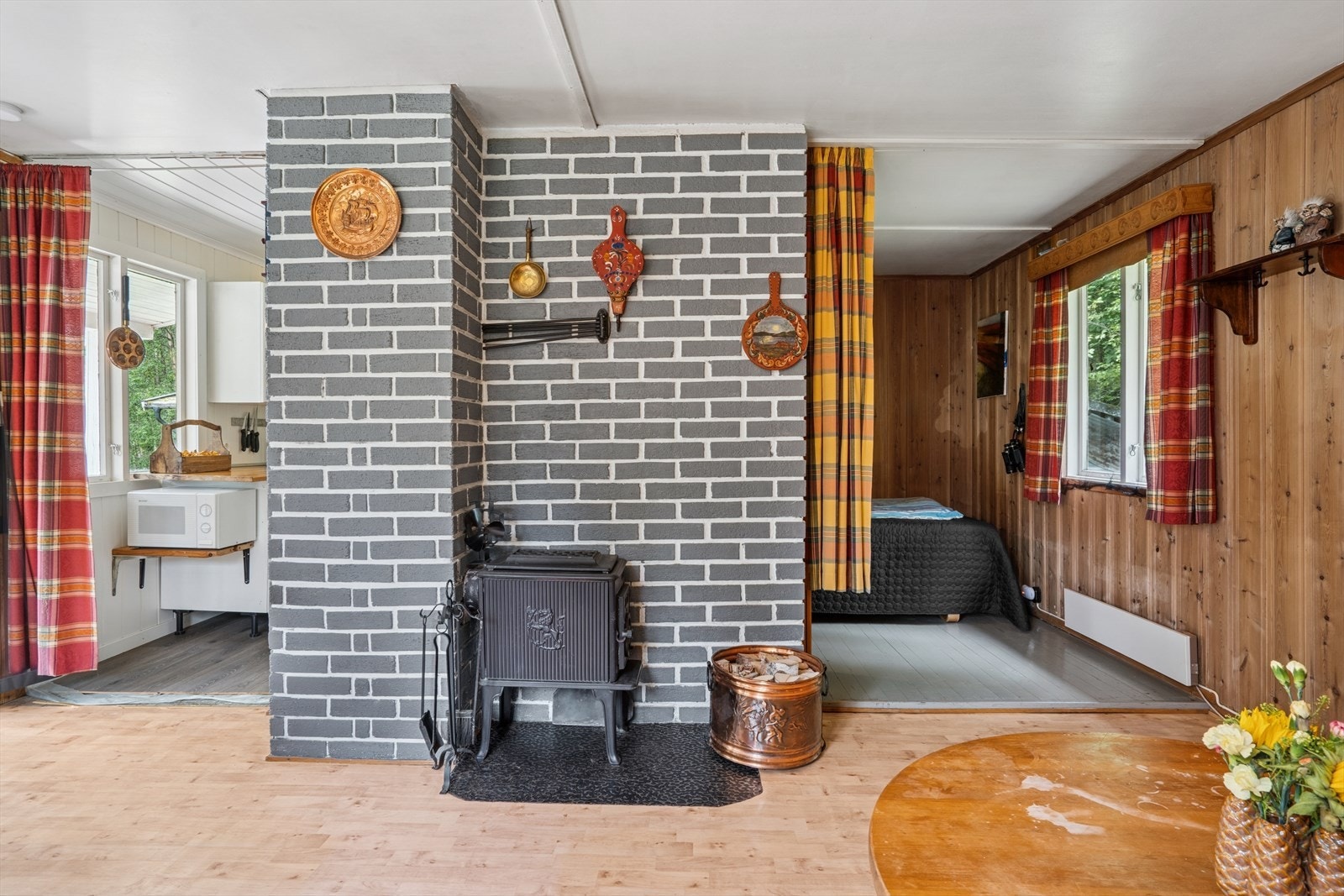 Sovealkove innenfor stuen. Galleribilde