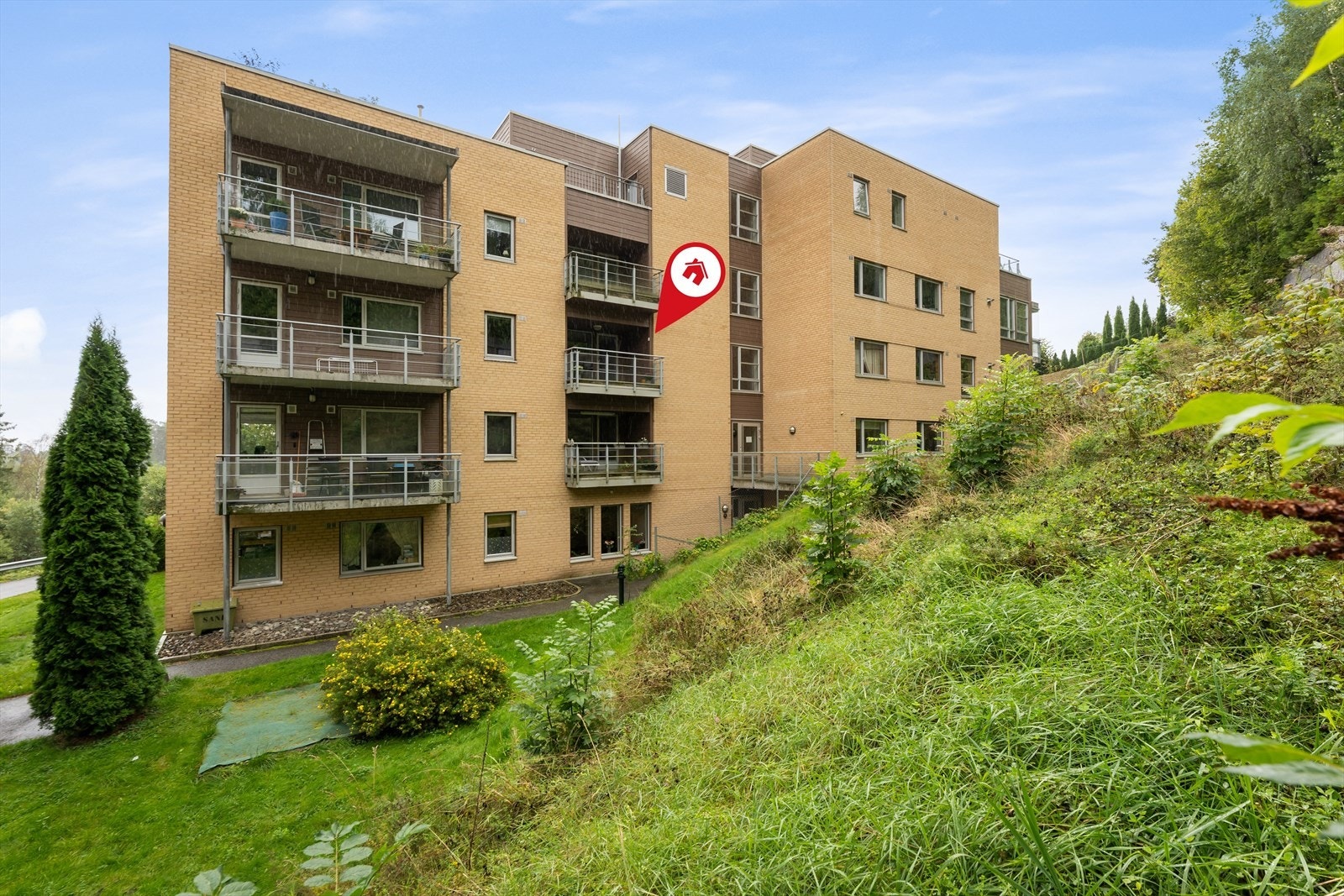 Billingstadlia 6 har en attraktiv og sentral beliggenhet i rolige omgivelser på Billingstad i Asker. Galleribilde