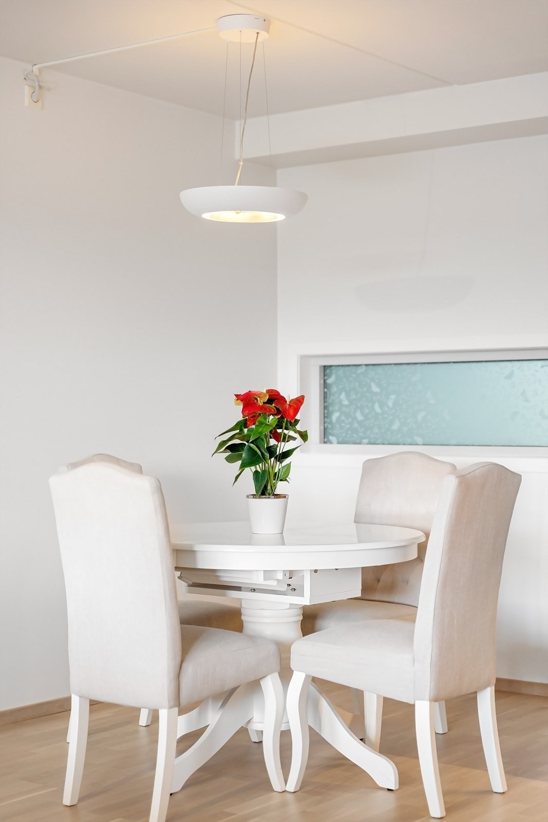 God plass til spisebord. Galleribilde