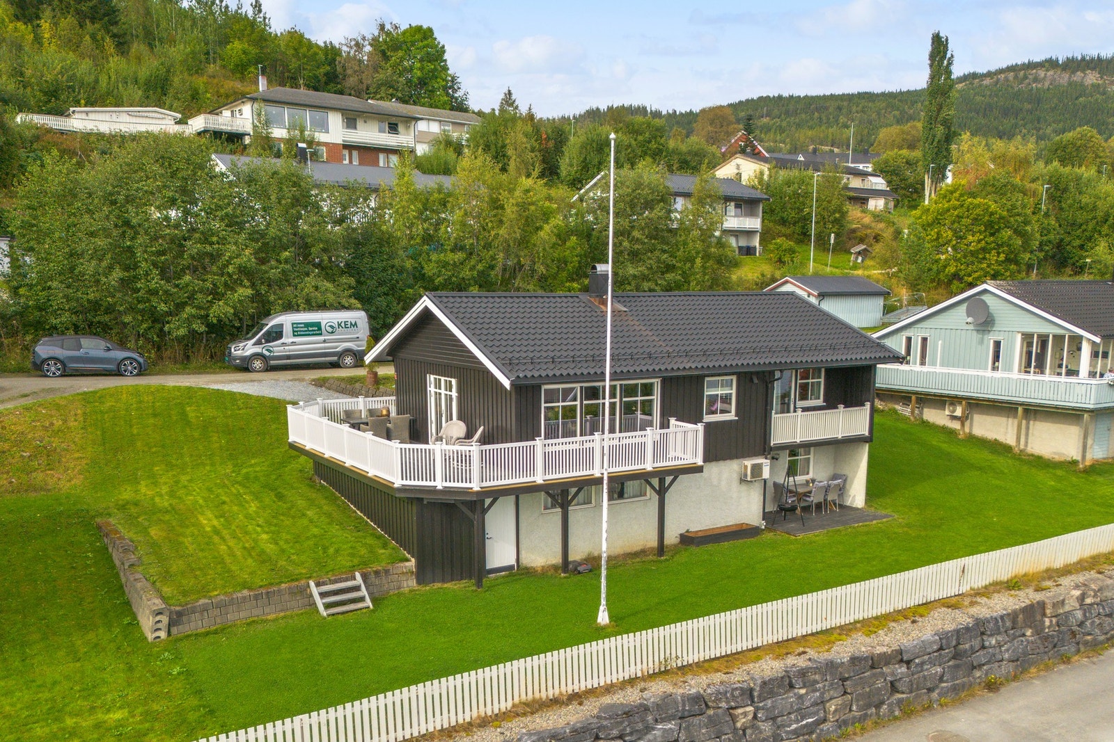 Velkommen til Olavegen 13, presentert av EiendomsMegler 1 v/ Trond Petter Strandvik Galleribilde