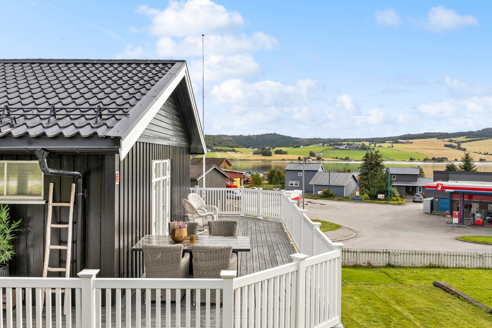 Nytt rekkverk i PVC montert i 2025 Galleribilde