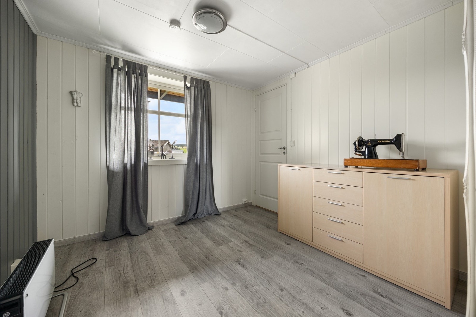 Oppholdsrom/soverom - 8 kvm Galleribilde