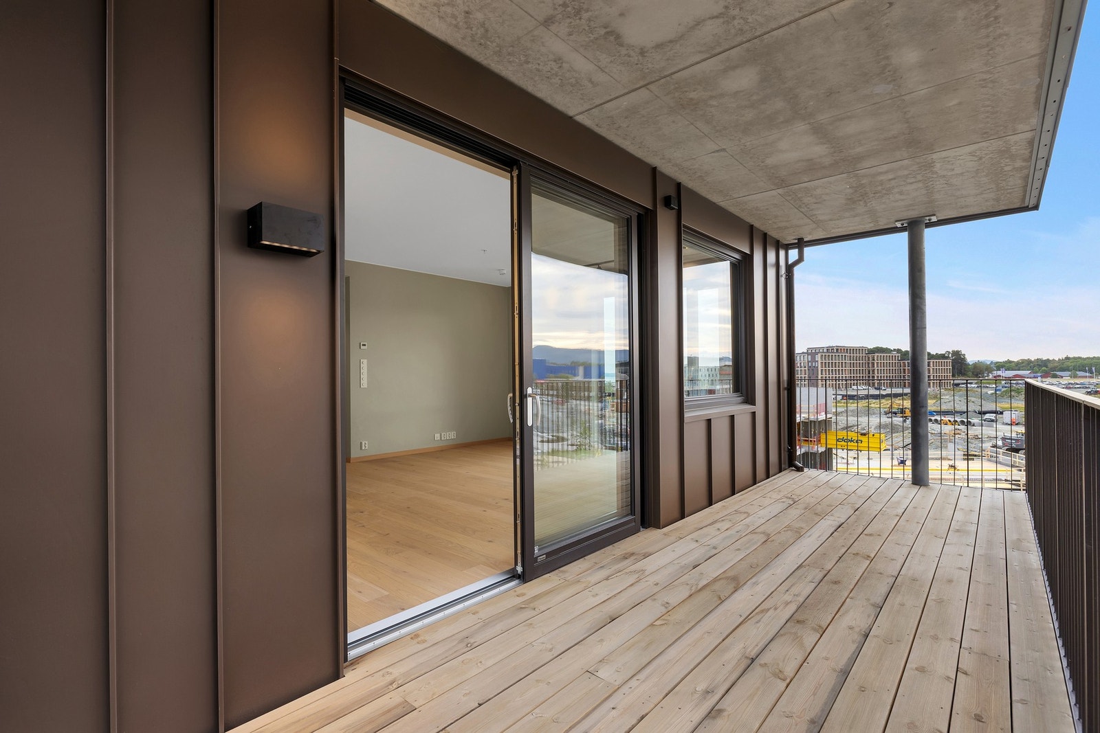 Balkongen vil kunne benyttes som en forlengelse av stua på sommerhalvåret. Galleribilde