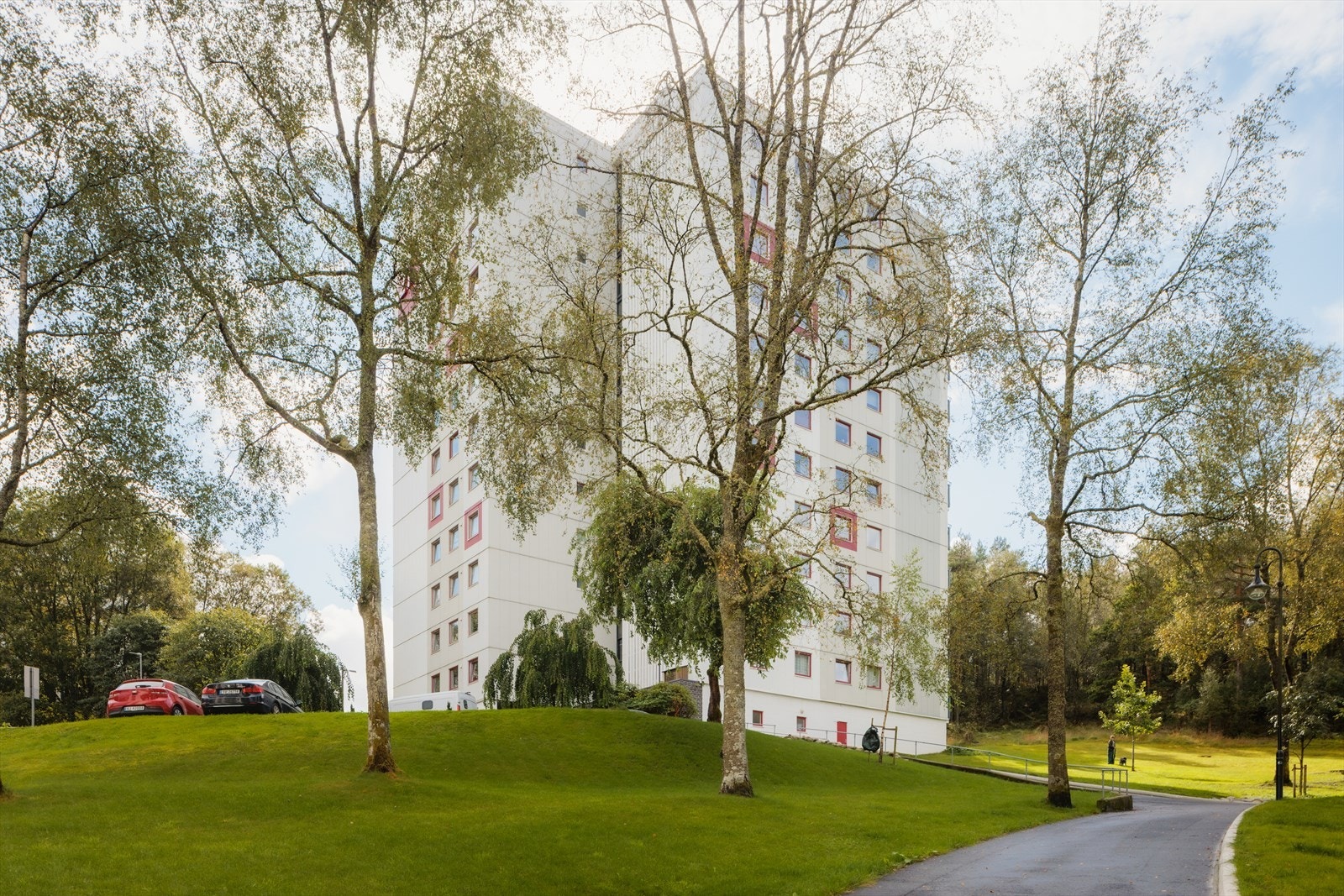 Løvåsen Borettslag - et fantastisk borettslag med fantastiske uteområder, både for barn og eldre! Galleribilde