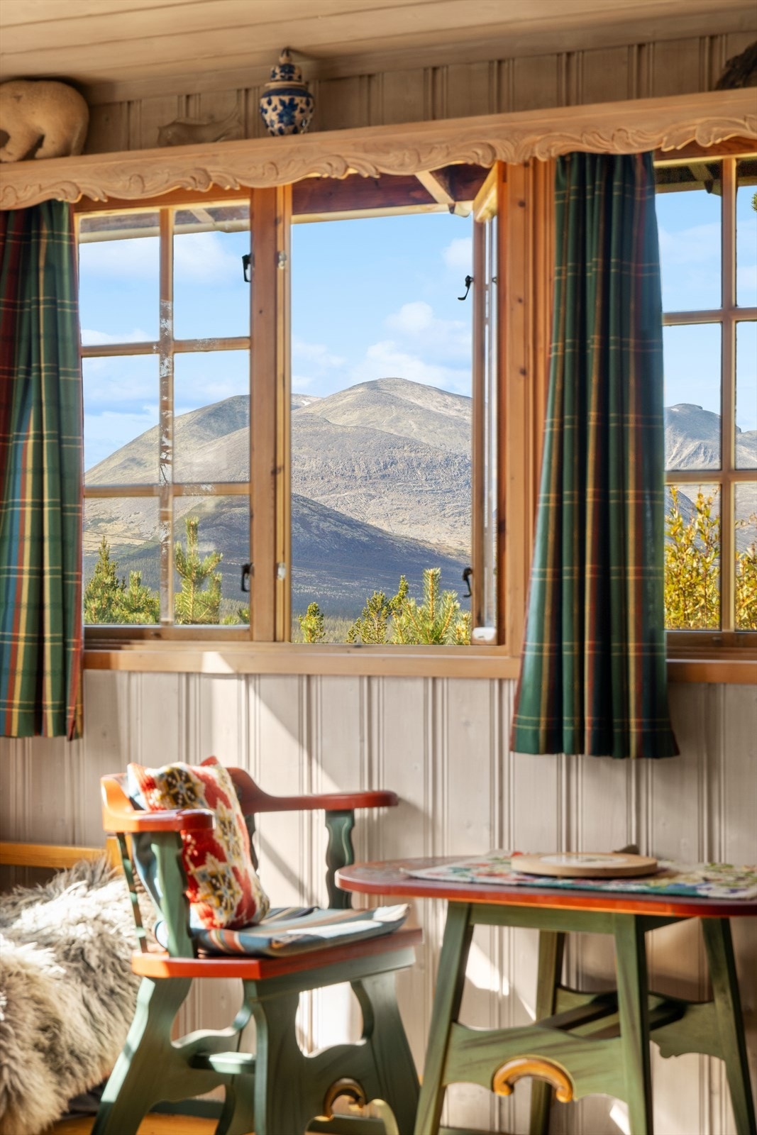 Atnlia 212 ligger på steppene til Rondane og har en begavet utsikt mot majestetiske fjell! Galleribilde