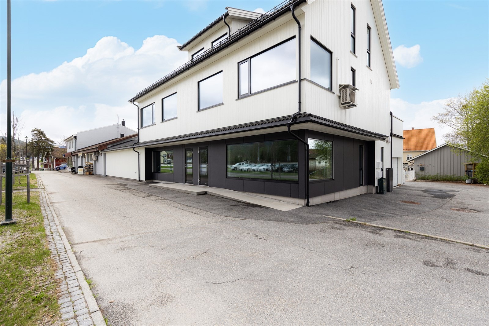 Eiendommen har muligheter for meget gode leieinntekter! Galleribilde