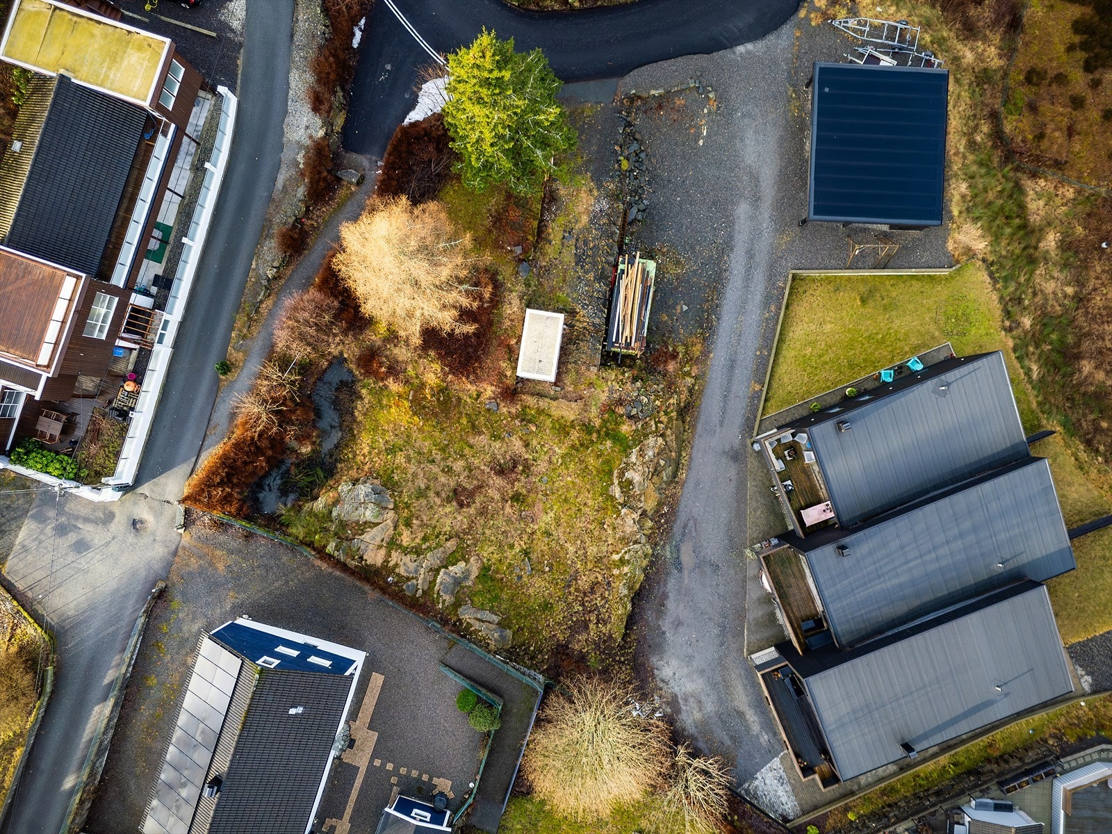 - Området er svært populært for barnefamilier - mye grunnet nærheten til matbutikk, barnehager, lekeplasser, grøntområder og skole - Galleribilde