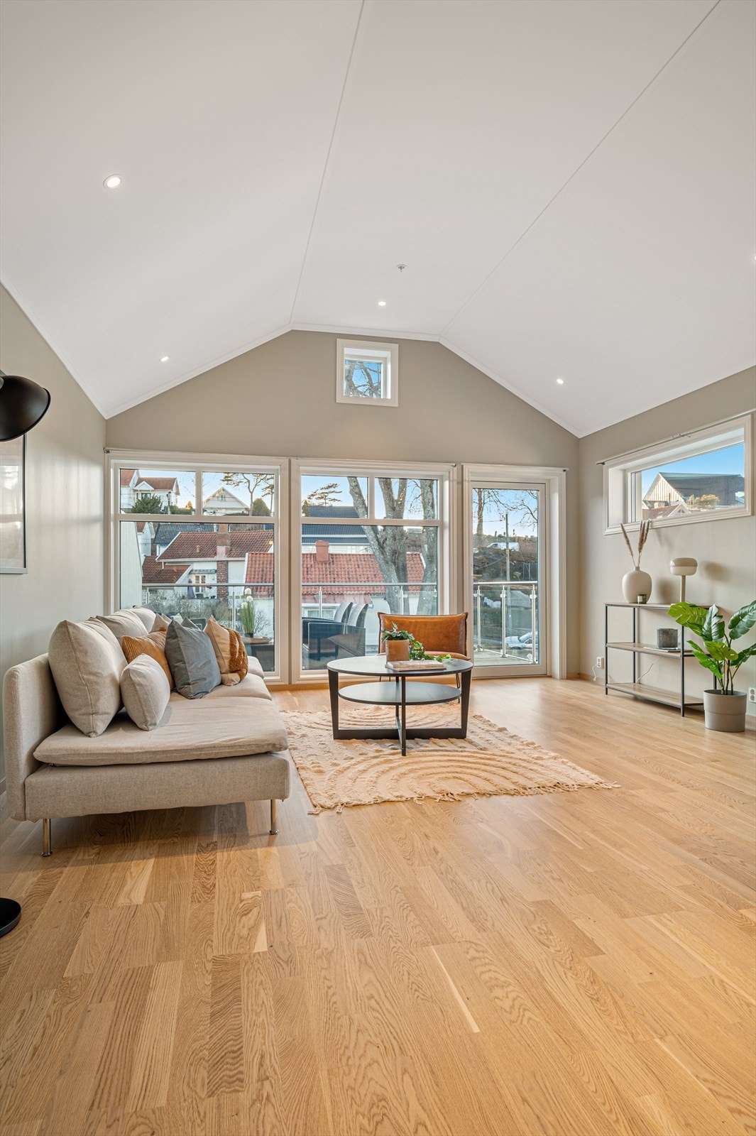 Stuedel med utgang til veranda Galleribilde